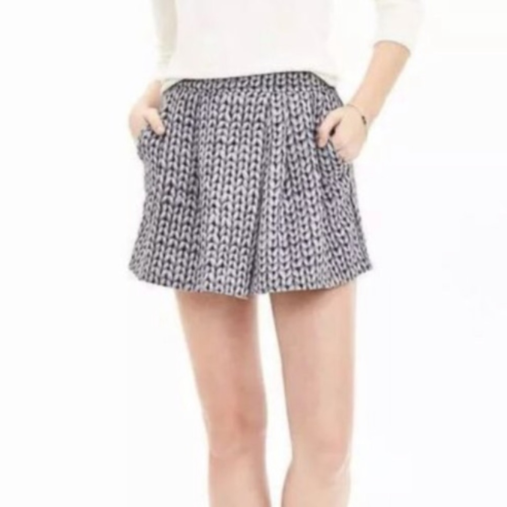 Banana Republic cable knit printed skirt/culottes.‎ NWT. Retail 78